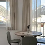 - New Opening - 12w13 Appartement