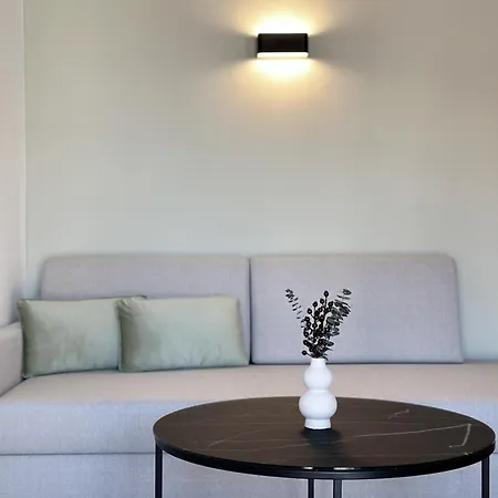 - New Opening - 12w13 Apartament