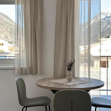 - New Opening - 12w13 Apartament