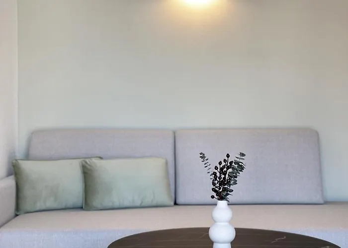 - New Opening - 12w13 Apartment